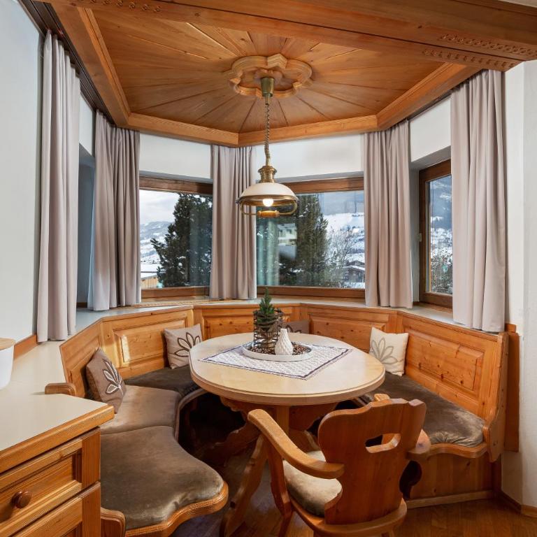 Alpine View Apartments - Apartment with Terrace - 9