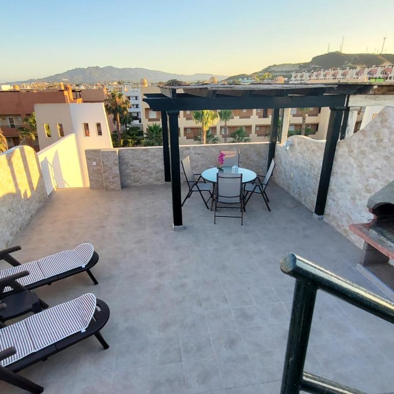 Ático dúplex con piscina privada y vistas al mar en Paraíso de Vera! - Apartamento de 2 dormitorios - 44