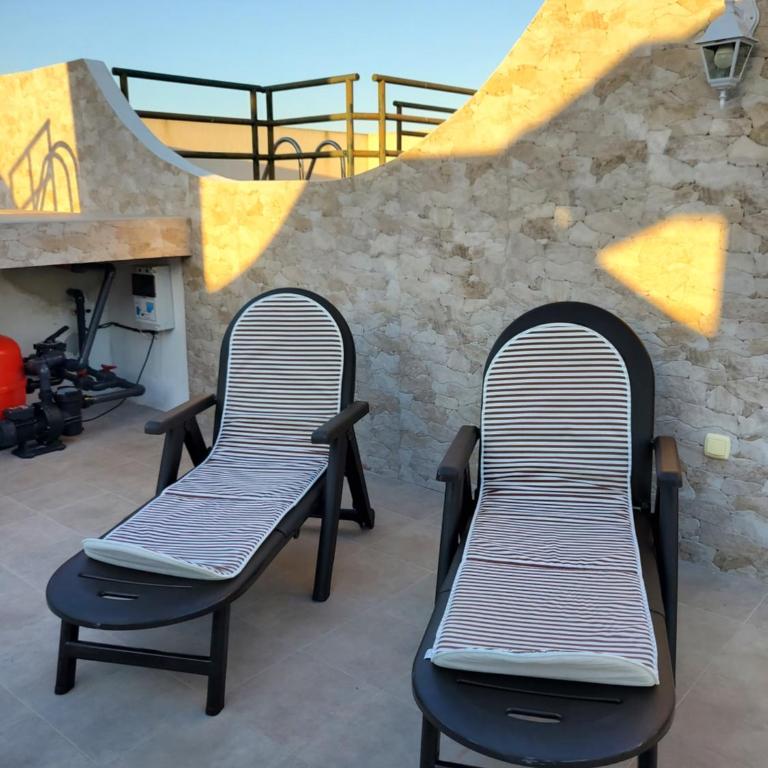 Ático dúplex con piscina privada y vistas al mar en Paraíso de Vera! - Apartamento de 2 dormitorios - 55