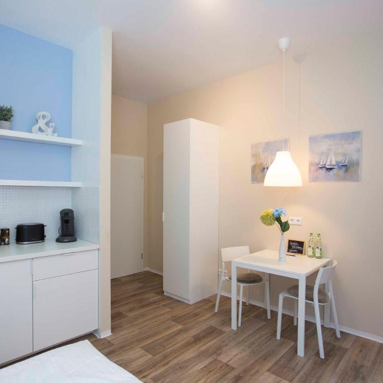 GuestHouse Köhn51, stilvoll & eigene Teeküche - Großes Doppelzimmer - 3