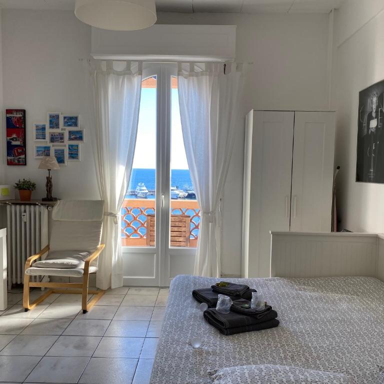 Amazing View Port Golfe-Juan and Garage - Studio - Vue sur Mer - 5