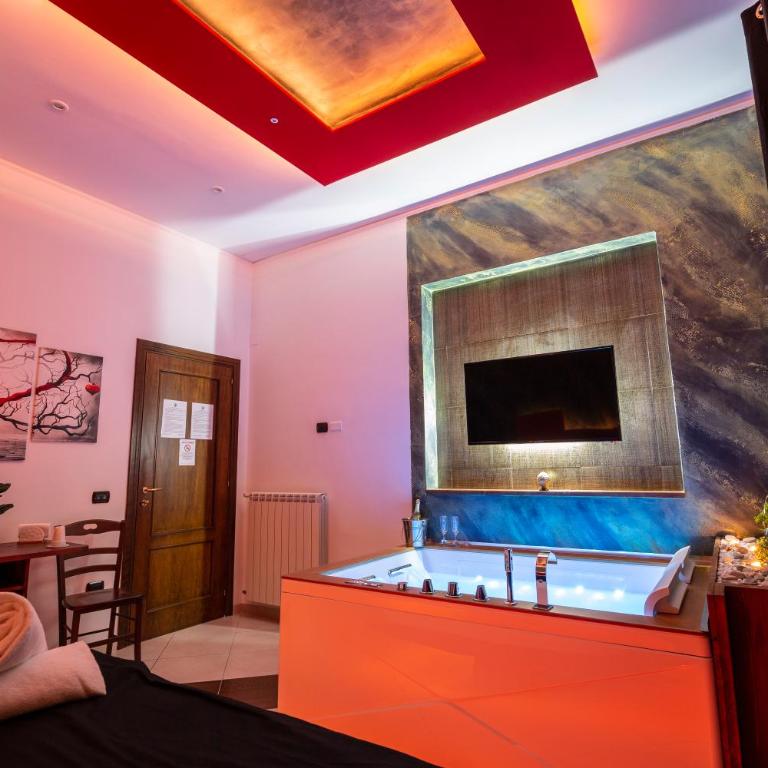 Pompei Luxury Rooms - Suite Queen con Vasca Idromassaggio - 5