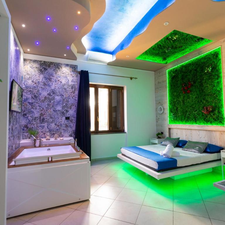 Pompei Luxury Rooms - Suite King con Vasca Idromassaggio - 1