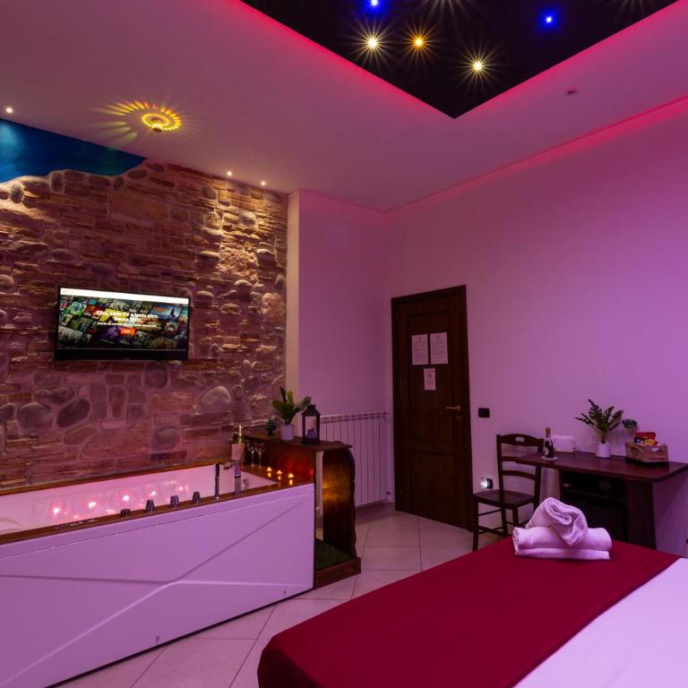 Pompei Luxury Rooms - Suite con Vasca Idromassaggio - 14