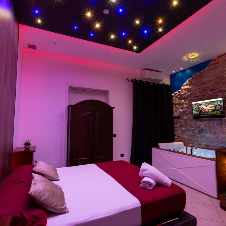 Pompei Luxury Rooms - Suite con Vasca Idromassaggio - 12