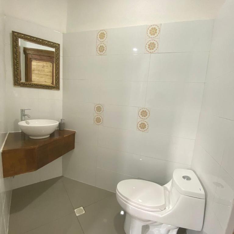 Hostal La Cofa - Habitación Cuádruple Clásica - 4