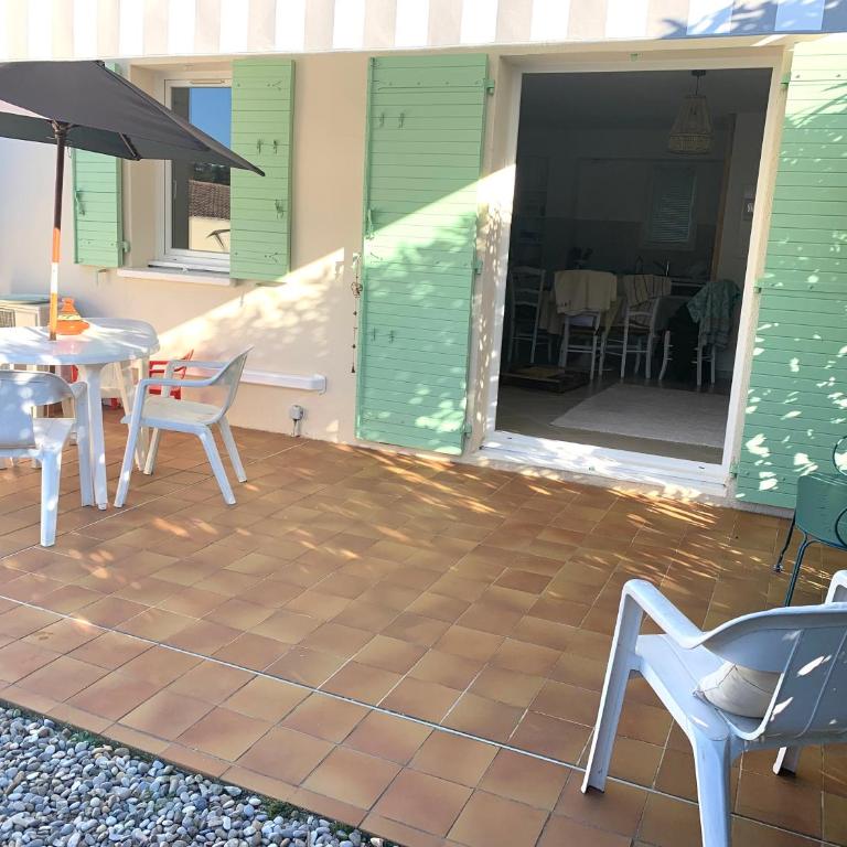 La plage, calme et jardin - One-Bedroom Apartment - 19
