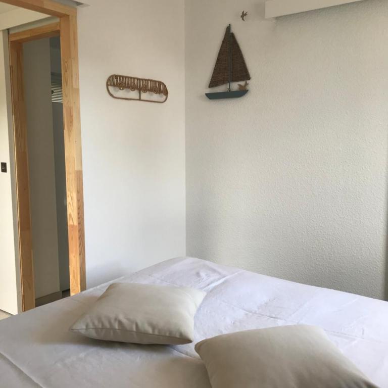 La plage, calme et jardin - One-Bedroom Apartment - 17