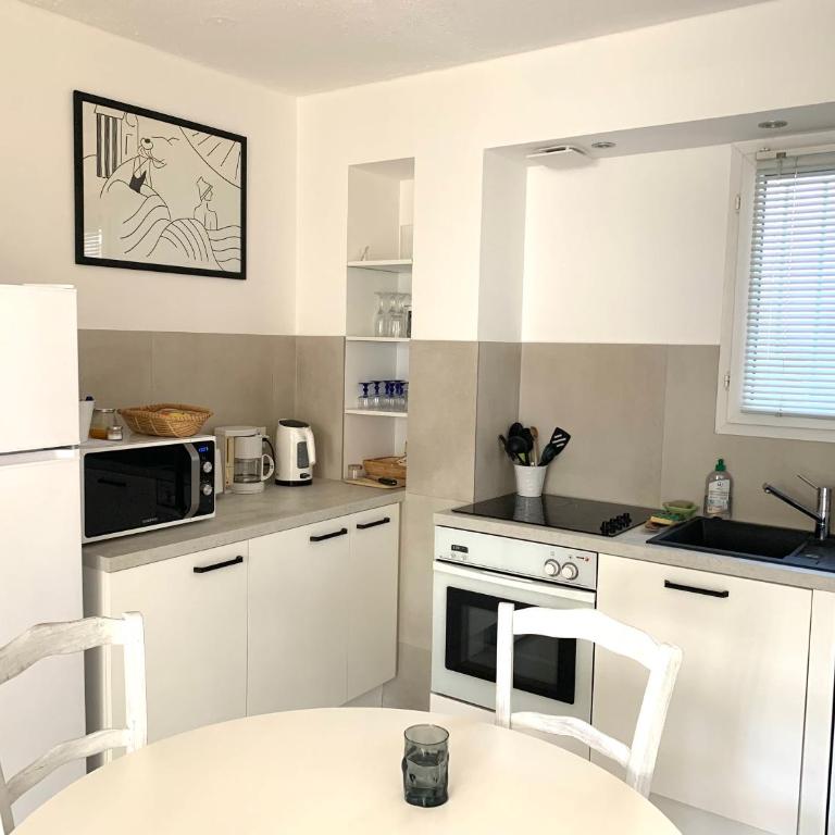 La plage, calme et jardin - One-Bedroom Apartment - 7