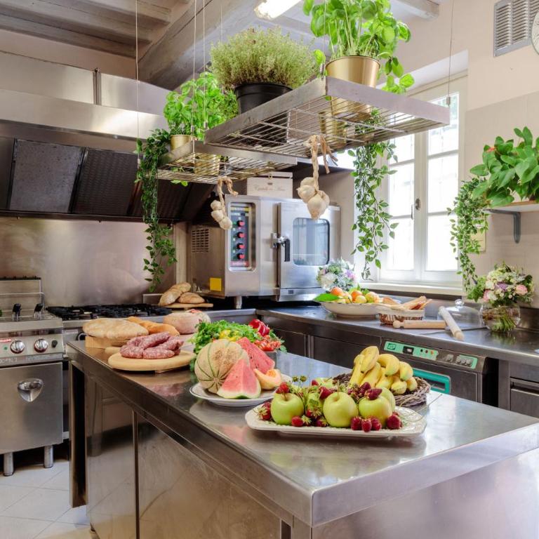 Casolare dei Colli, Panoramic Private Pool, Lavish Interiors and a Gourmet Kitchen - Villa - 31