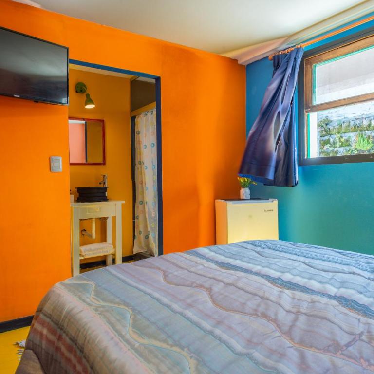 Del Barcito Hostel and Suites - Habitación Triple con baño privado - 1