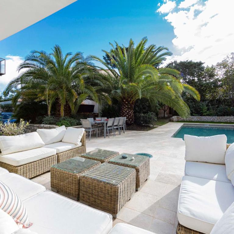 Havre de paix au Cap d'Antibes piscine chauffée à deux pas des plages - Villa - 2