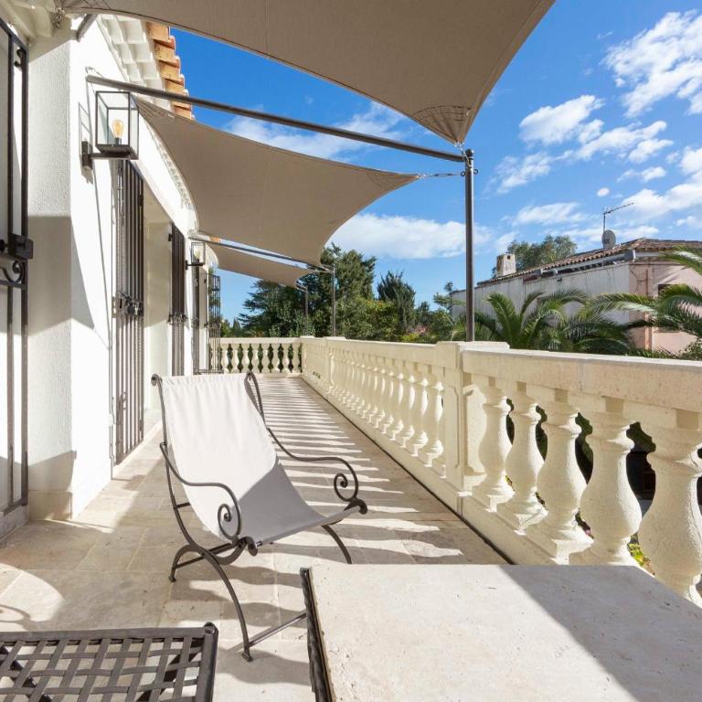 Havre de paix au Cap d'Antibes piscine chauffée à deux pas des plages - Villa - 30