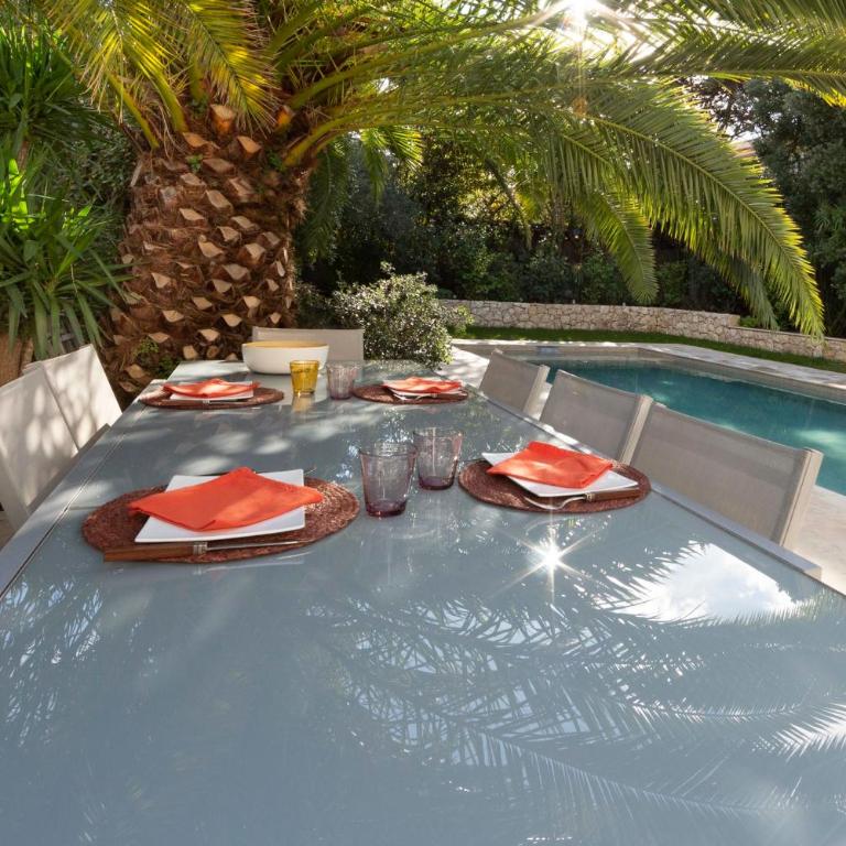 Havre de paix au Cap d'Antibes piscine chauffée à deux pas des plages - Villa - 7