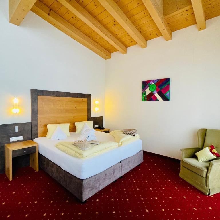 Wellness- und Familienhotel Egger - Junior Suite mit Bergblick - 3