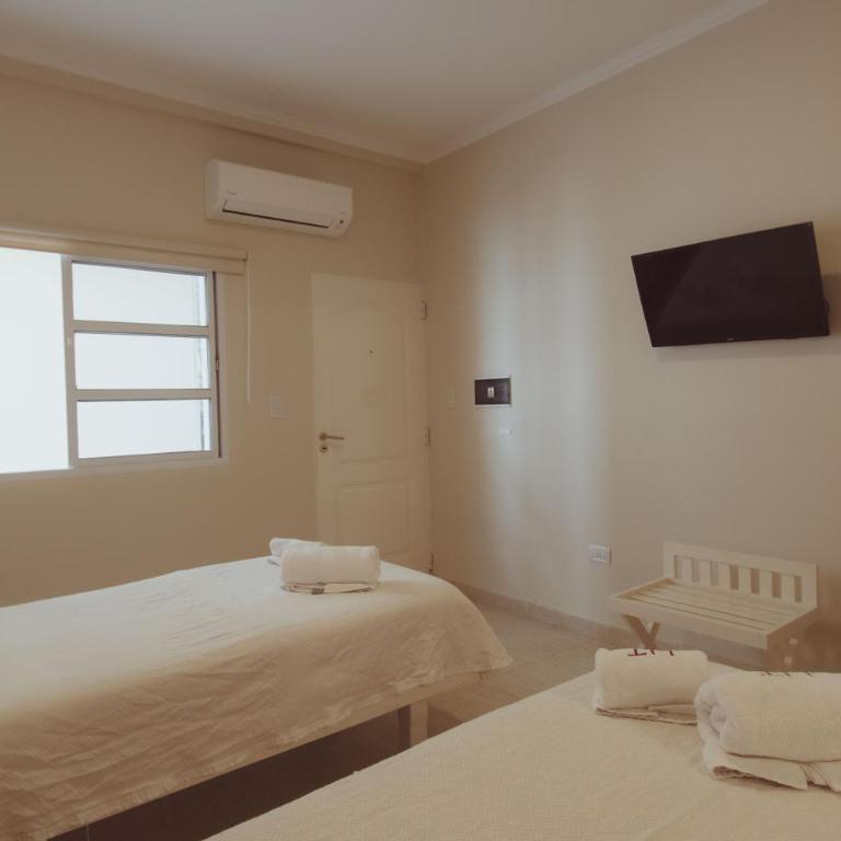 Hotel Tonight - Deluxe Twin Room - 4