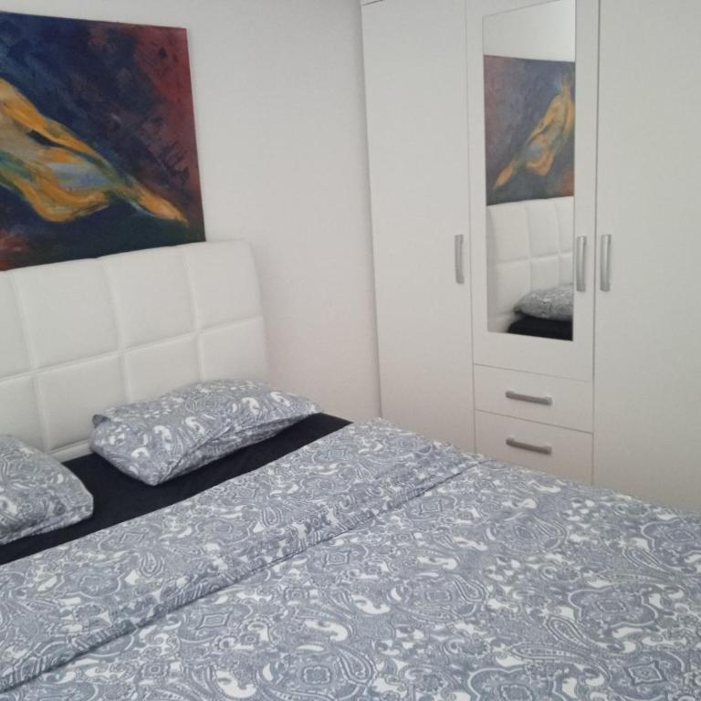 Apartments Hrvatin No 5 Sarajevo - Deluxe Apartment - 7
