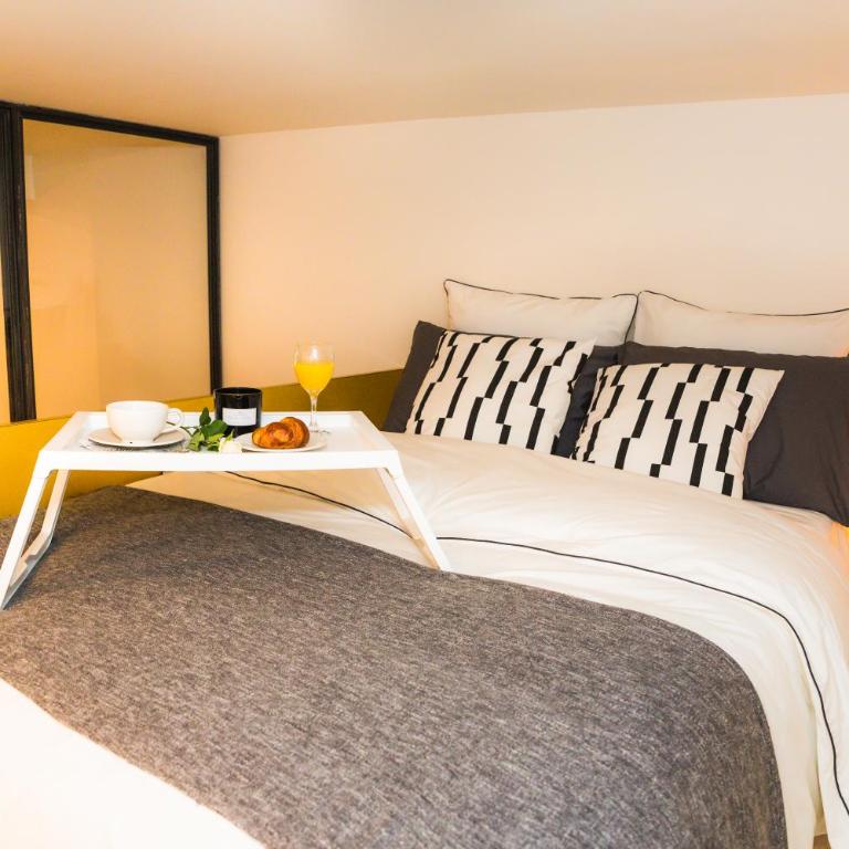 Le Huppé, Hypercentre, proche Bastille, WIFI illimité & Netflix - One-Bedroom Apartment - 11