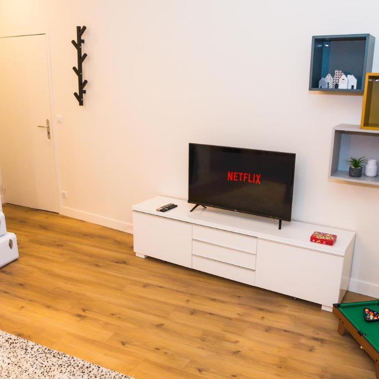 Le Huppé, Hypercentre, proche Bastille, WIFI illimité & Netflix - One-Bedroom Apartment - 7