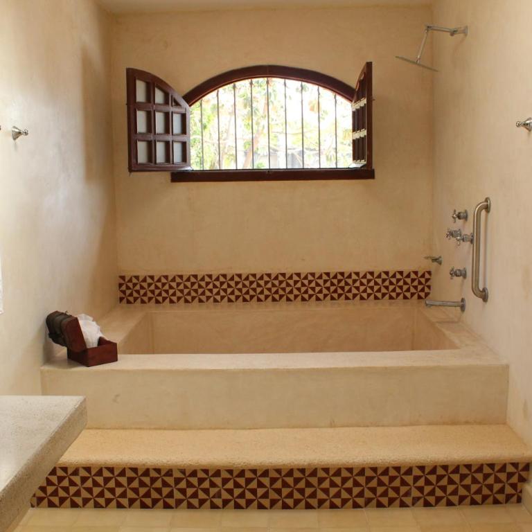 Villa Bugambilia Colonial Charm with Spacious Design and Private Pool Five Minutes from Downtown - Three-Bedroom Villa - 26