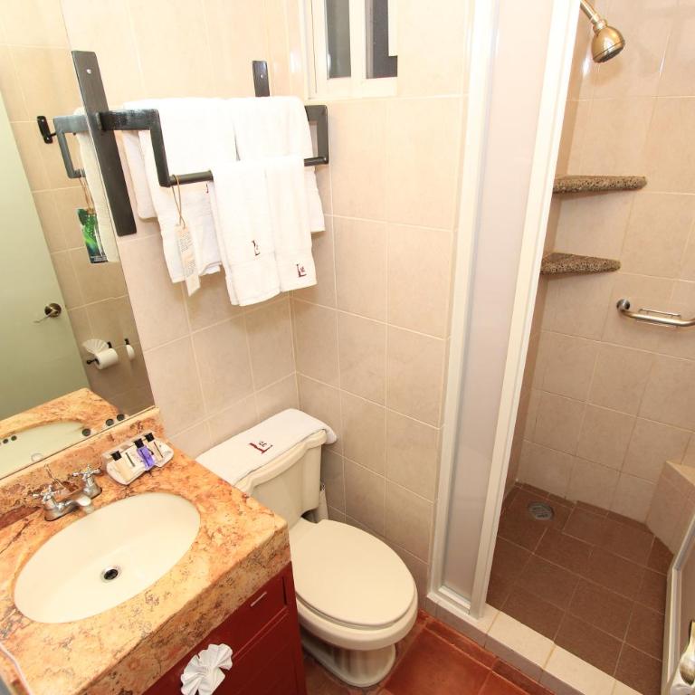 Hotel Real de Leyendas - Standard Double Room with Fan - 8