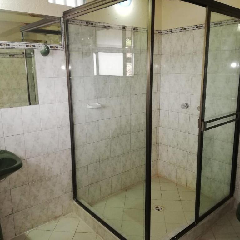 Hotel y Centro de Convenciones Pueblito de Yerbabuena Paraíso Natural - Suite Deluxe con cama extragrande - 2
