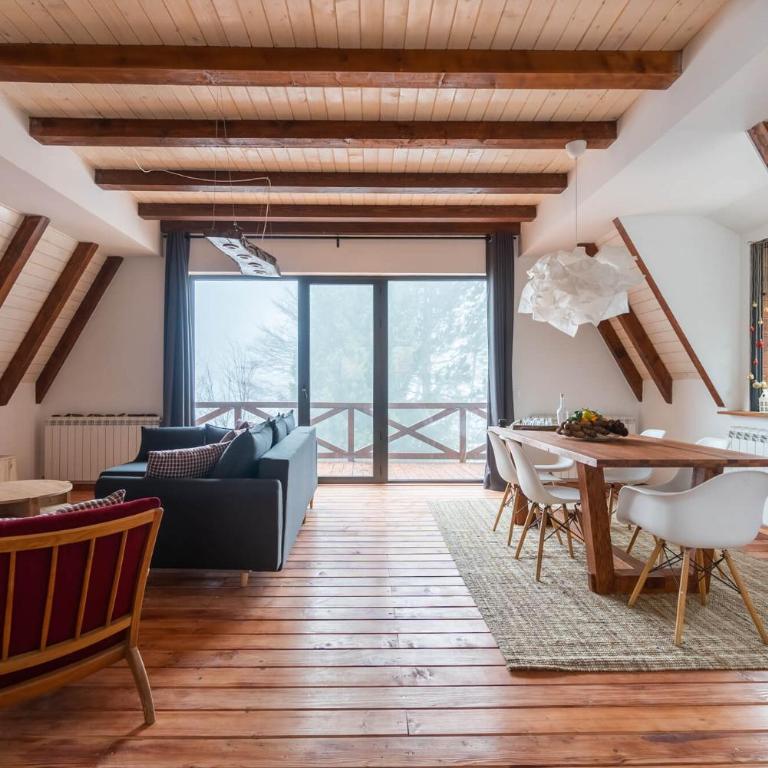 Vista Mountain House - Two-Bedroom Chalet - 5