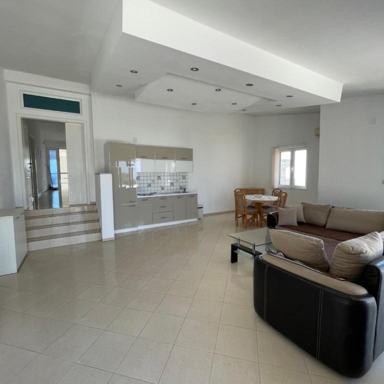 Apartments Rozela - Apartman sa 2 Spavaće Sobe i Balkonom - 11