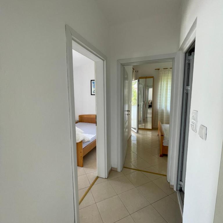 Apartments Rozela - Apartman sa 2 Spavaće Sobe i Balkonom - 10