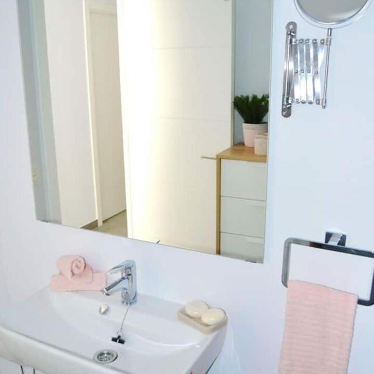 Chic Home with garage Almuñecar San Cristobal - Apartamento de 2 dormitorios - 13