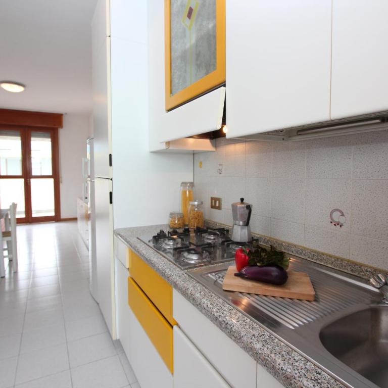 Halley - Two-Bedroom Apartment - 14