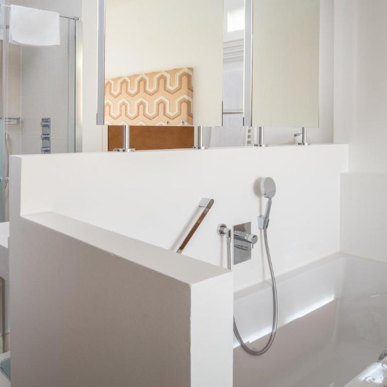 Hotel Bergkristall Oberlech - Doppelzimmer mit Terrasse - 4