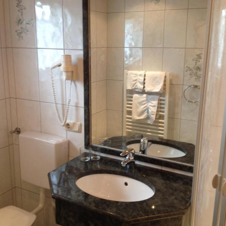 Apartpension Kappacher - Doppelzimmer mit Balkon - 9