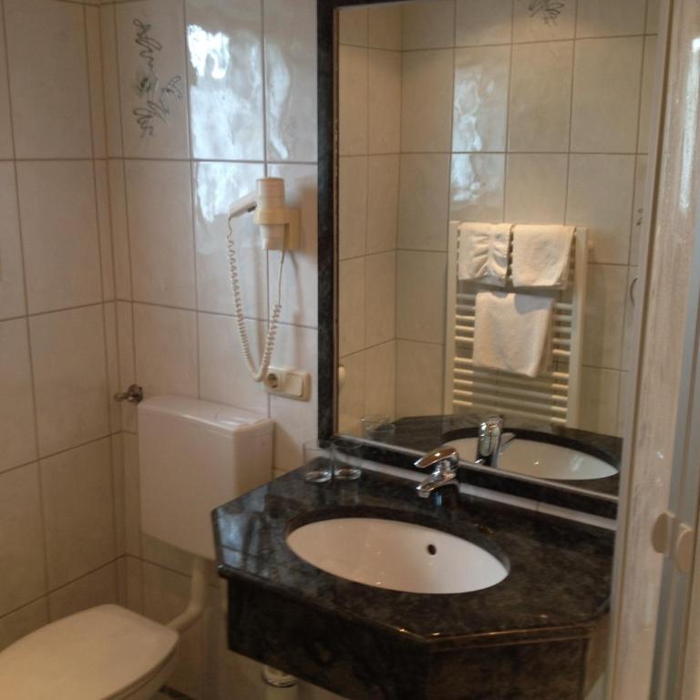 Apartpension Kappacher - Doppelzimmer mit Balkon - 8