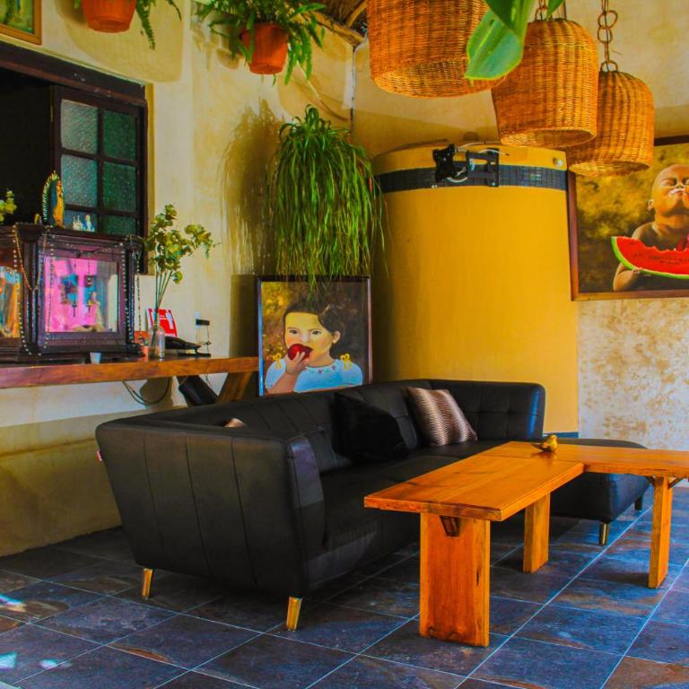 Casa Aluxes Hotel - Habitación Triple con bañera - 4