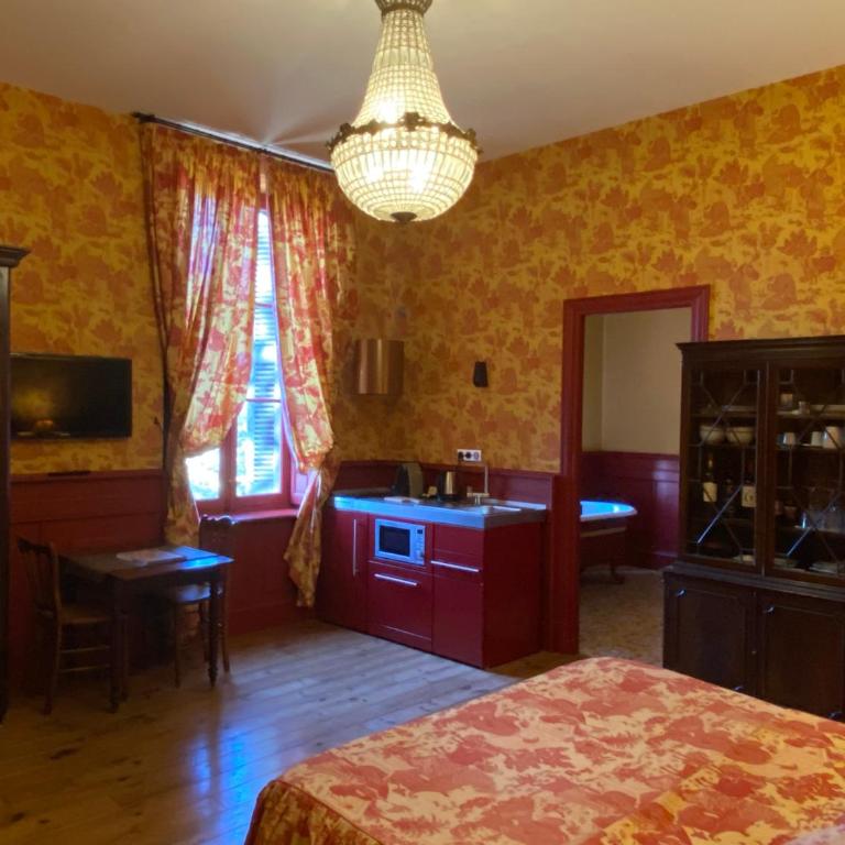 Demeure Saint Louis Historic manor, air-conditioned, free private parking, City 700m, WIFI, view - Doppelzimmer Saint Louis mit Blick auf die mittelalterliche Stadt - 30