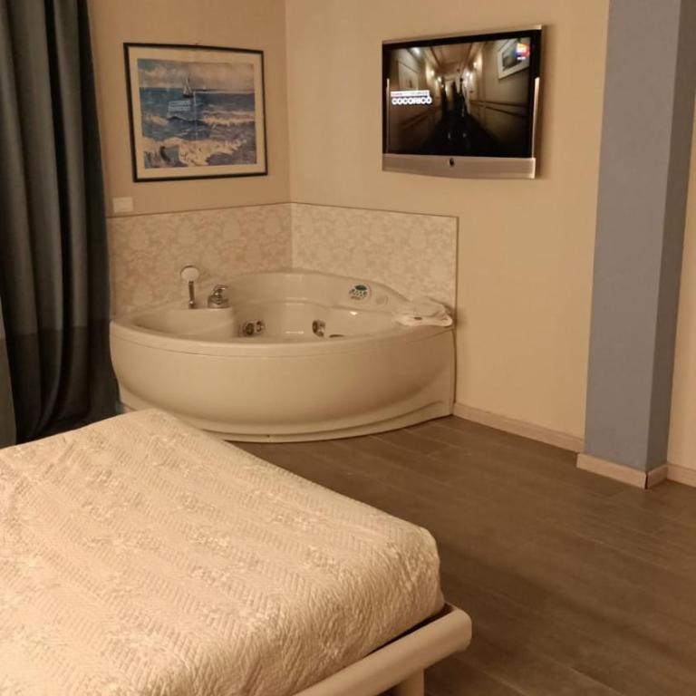 Garda Fantasy Apartment - JACUZZI - Appartamento con 1 Camera da Letto - 1