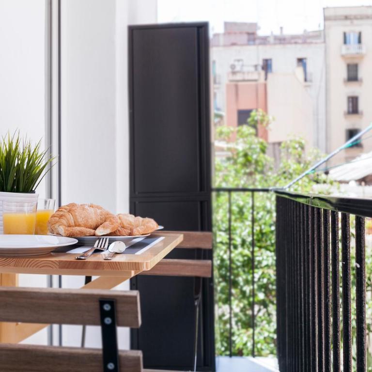 Charming Parallel - Two-Bedroom Apartment - 20