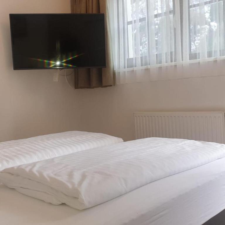 Haus Gertrud - Doppelzimmer mit Dusche - 5