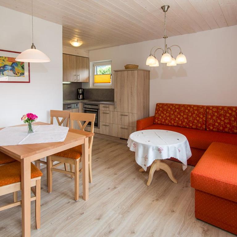 Ferienwohnung Plenk inkl. Chiemgaukarte - Apartment mit 1 Schlafzimmer - 3
