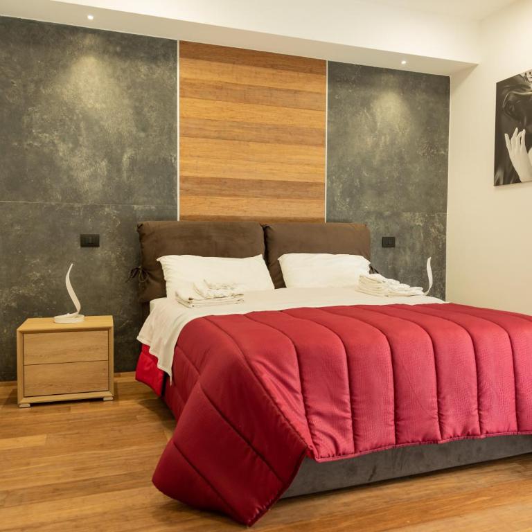 Eutuxia - One-Bedroom Apartment - 2