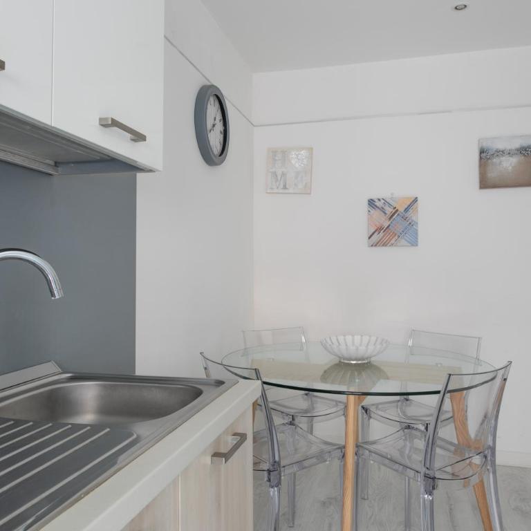 Canaletto Apartment Rialto - Two-Bedroom Apartment - 11