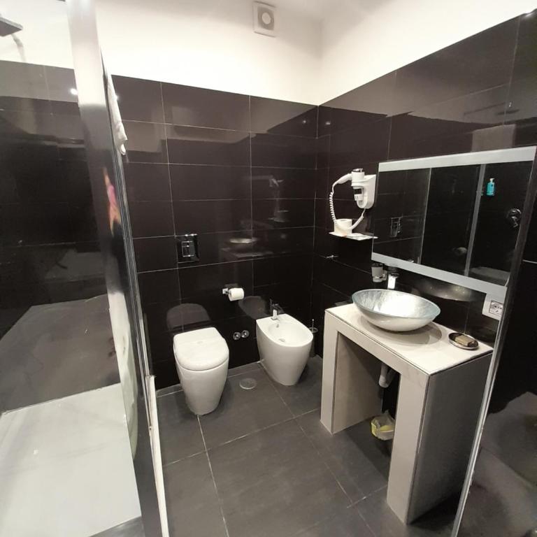 Tiffany & Babylon Luxury Stay - Camera Deluxe Matrimoniale con Vasca Idromassaggio - 21
