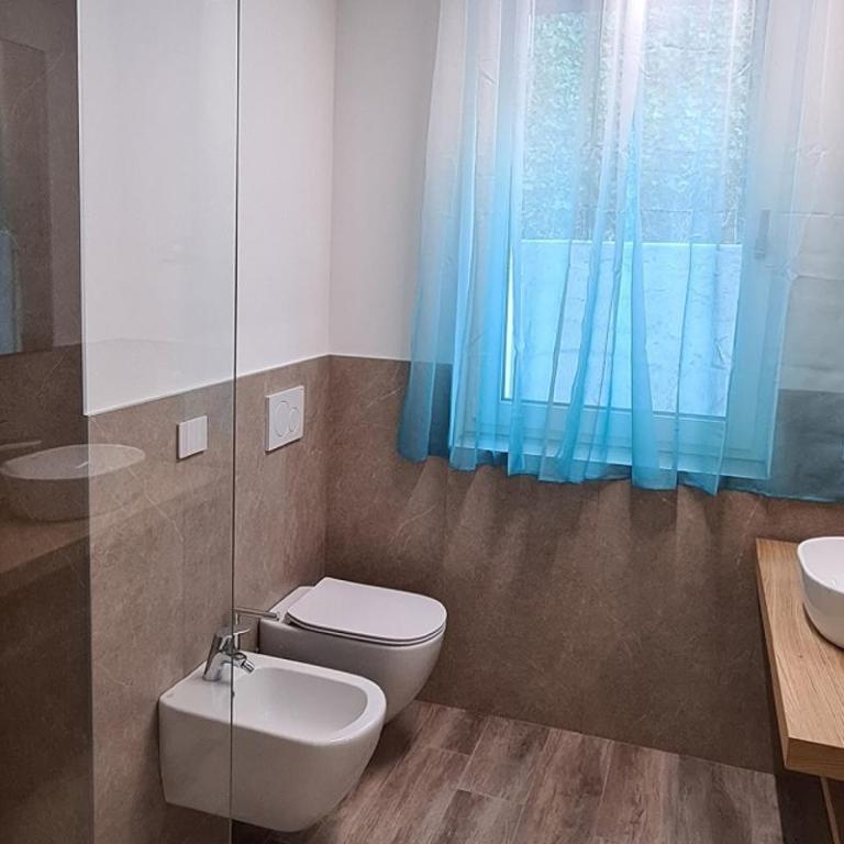 LUXURY APARTMENTS NATURA - Appartamento con 2 Camere da Letto e Vista Lago - 7
