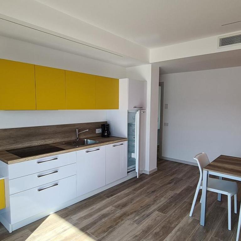 LUXURY APARTMENTS NATURA - Appartamento con 2 Camere da Letto e Vista Lago - 4