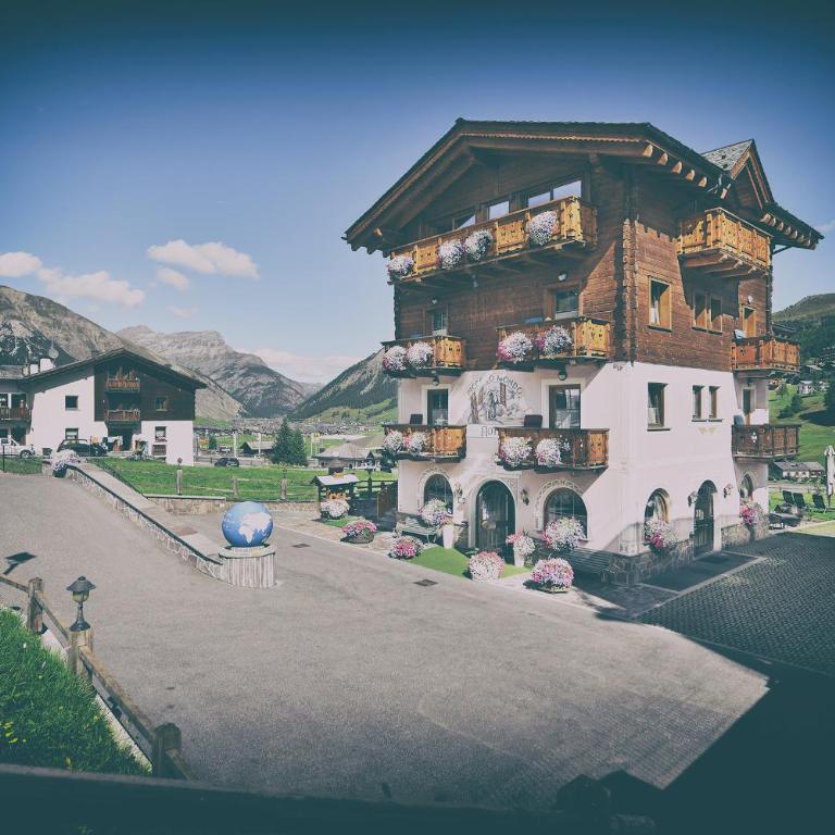 Hotel Piccolo Mondo - Camera Matrimoniale/Doppia con Letti Singoli con Balcone - 21