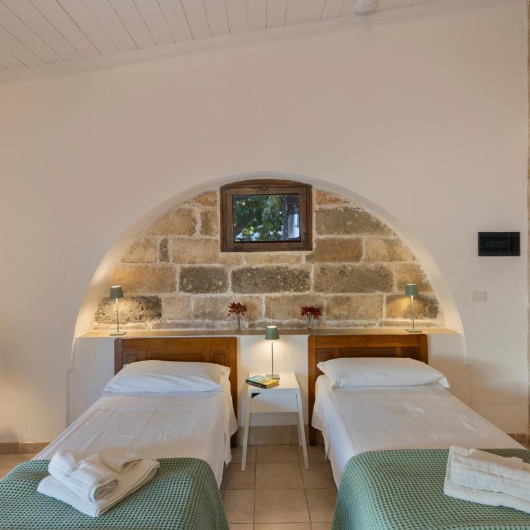 Masseria Zanzara - Family Room with Patio - 8