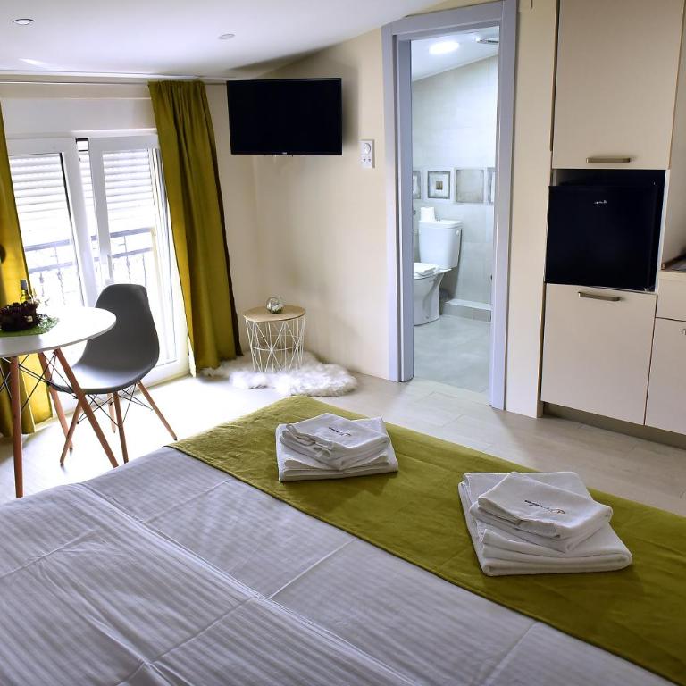 Studio Apartments Bulevar - One-Bedroom Apartment - 3
