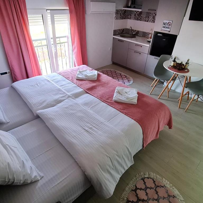 Studio Apartments Bulevar - One-Bedroom Apartment - 4