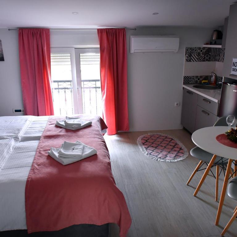 Studio Apartments Bulevar - One-Bedroom Apartment - 6